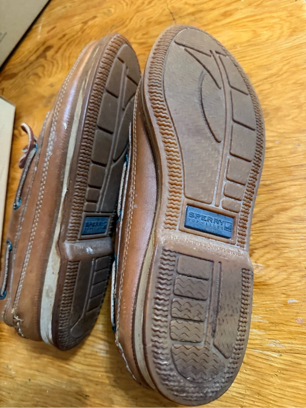 Sperry Men's Tan Leather Boat Shoes with Blue Eyelets